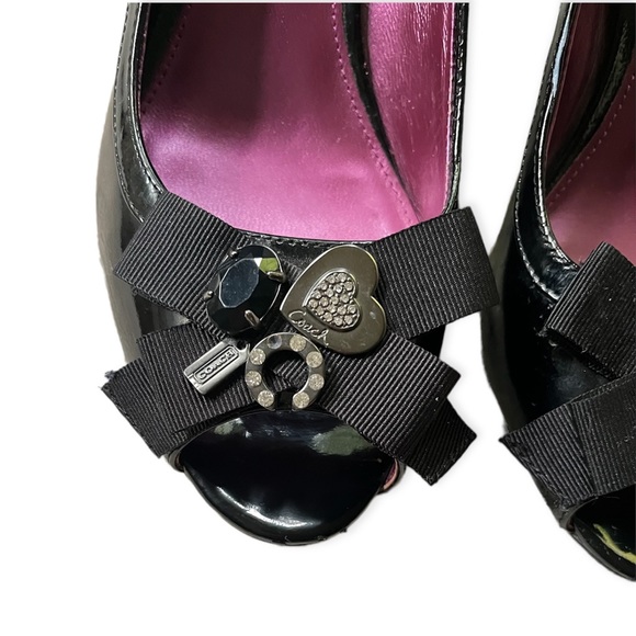 Coach ❤️ Poppy Black Peep Toe Wedge Shoes w/Charms, sz 8 - Picture 3 of 15